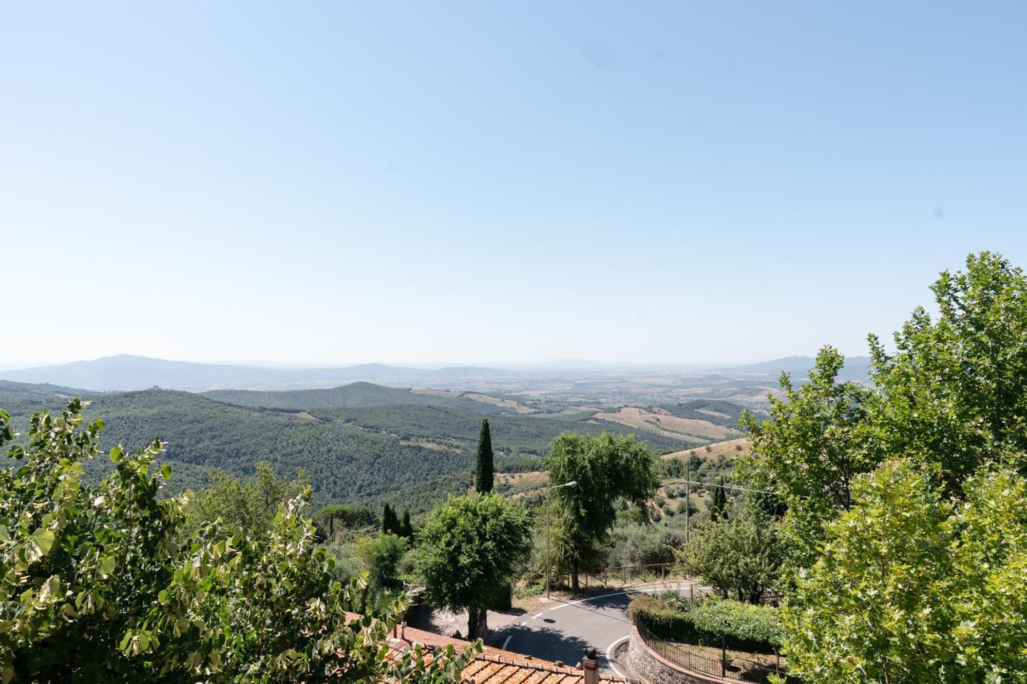 La Fattoria Di Tatti Bed & Breakfast Exterior photo